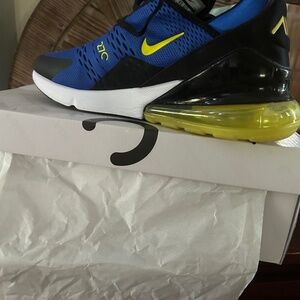 Nike 270 size 10.5